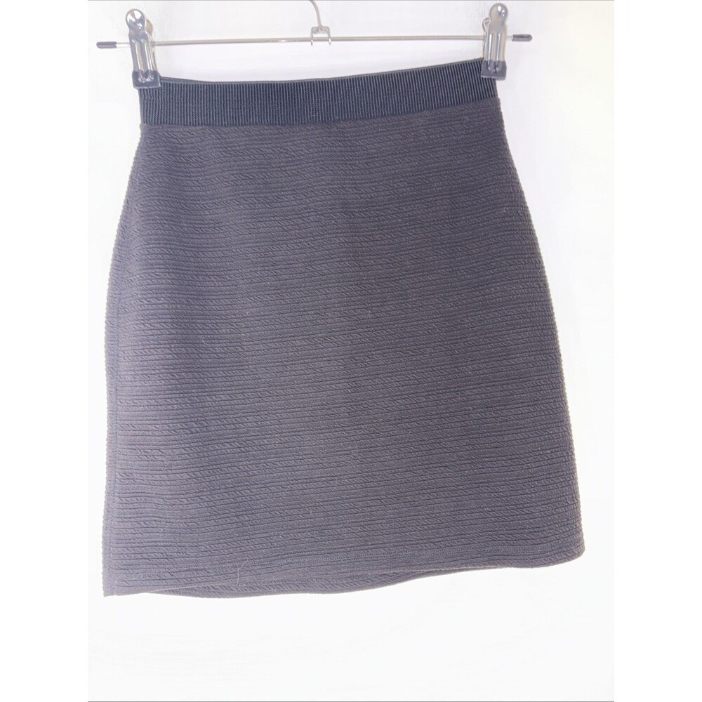 Silence Noise Women‎ Skirt XSmall Black Ribbed Mini Skirt Pull On Excellent